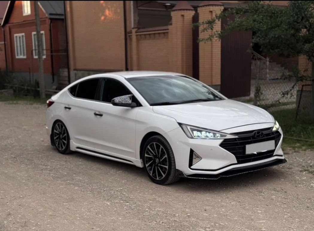 Hyundai Elantra: фото владельца