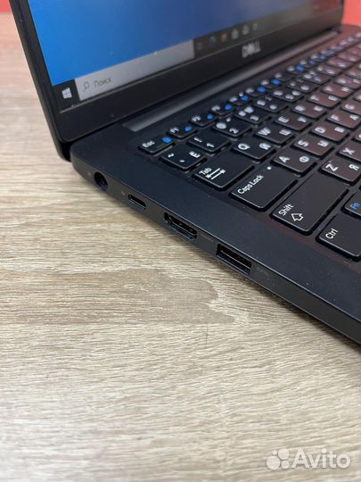 Мощный ноутбук Dell 7390 i5-8th/FullHD