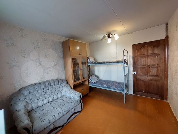 Комната 12 м² в 4-к., 5/5 эт.