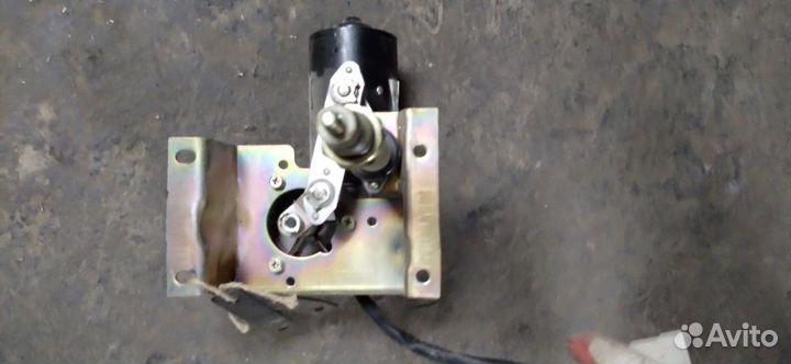 Стеклоочиститель 24v