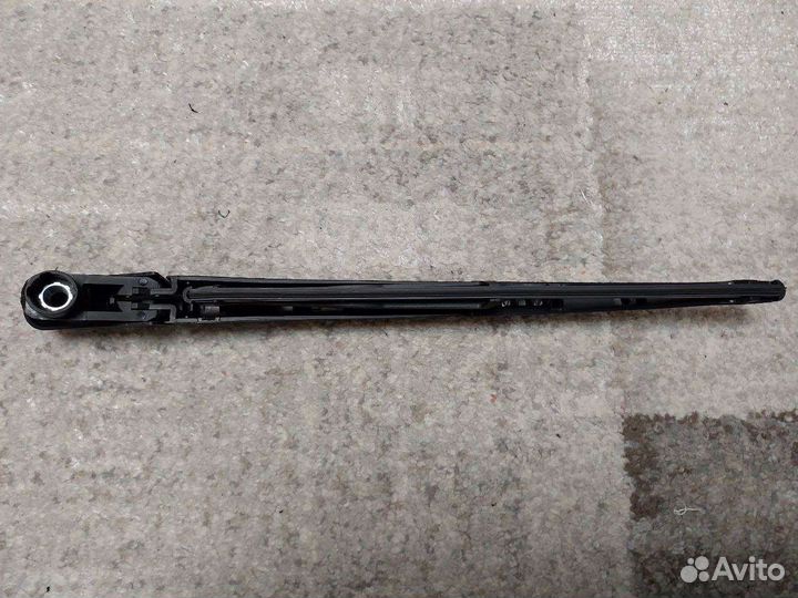 Поводок заднего дворника LADA X-ray