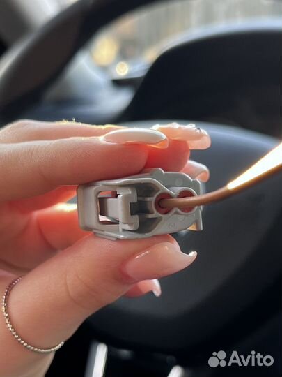 Разъем на топливную форсунку Toyota