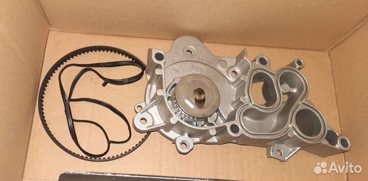 Помпа на volkswagen jetta