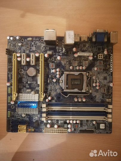 Материнская плата с процессором и кулером