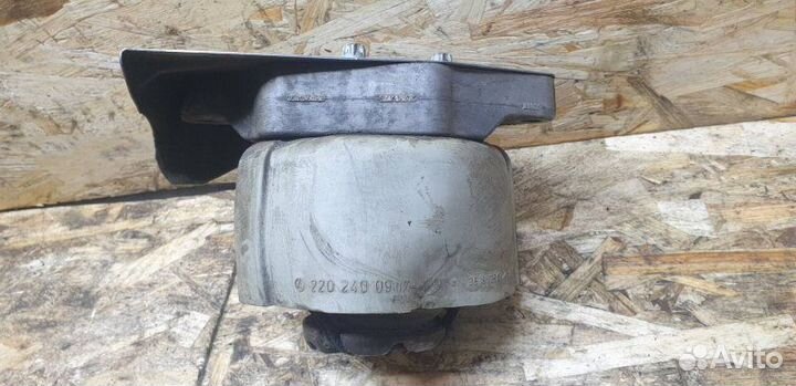 Подушка двигателя опора Mercedes-Benz S-Class W221