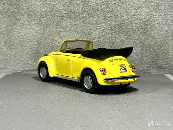 Коллекционная модель VW Beetle 1:43 Cararama