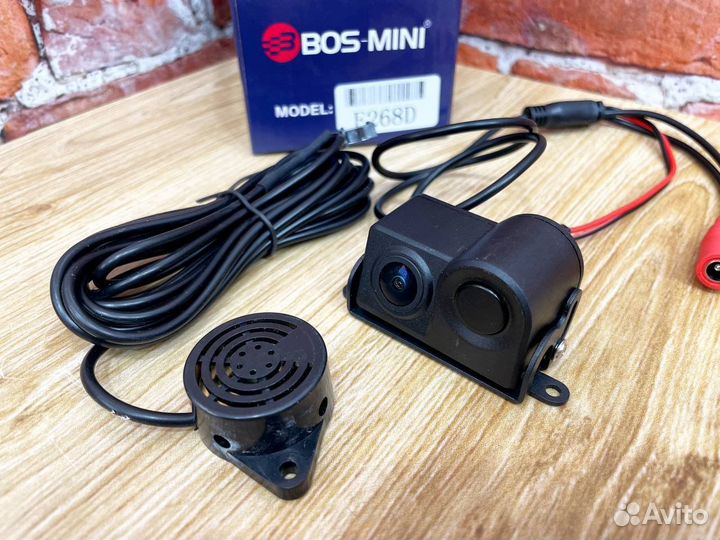 Камера заднего вида с встроенным парктроником