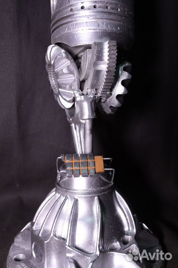 Рука терминатора Т-800