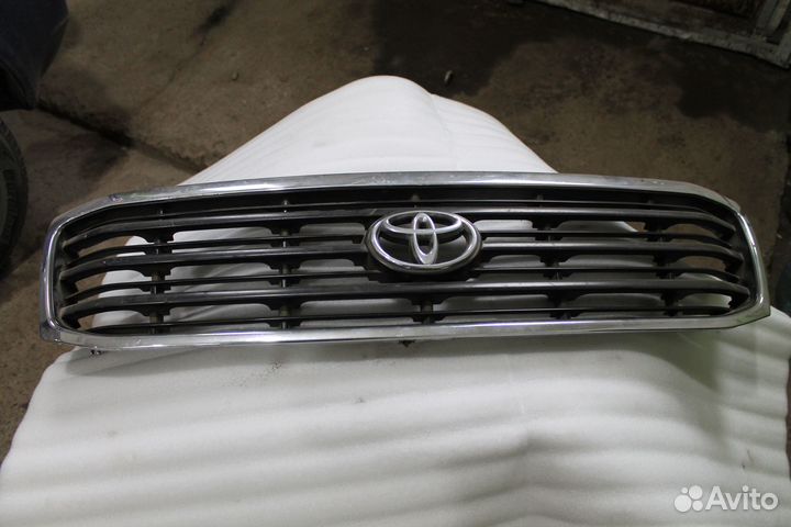 Решетка радиатора toyota land cruiser 100