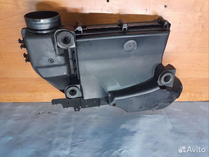 Корпус воздушного фильтра BMW X6 E71