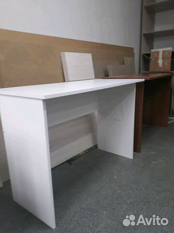 4 новых белых стола