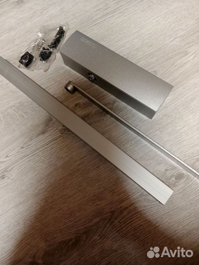 Доводчик скользящий