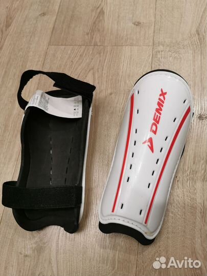 Щитки футбольные детские