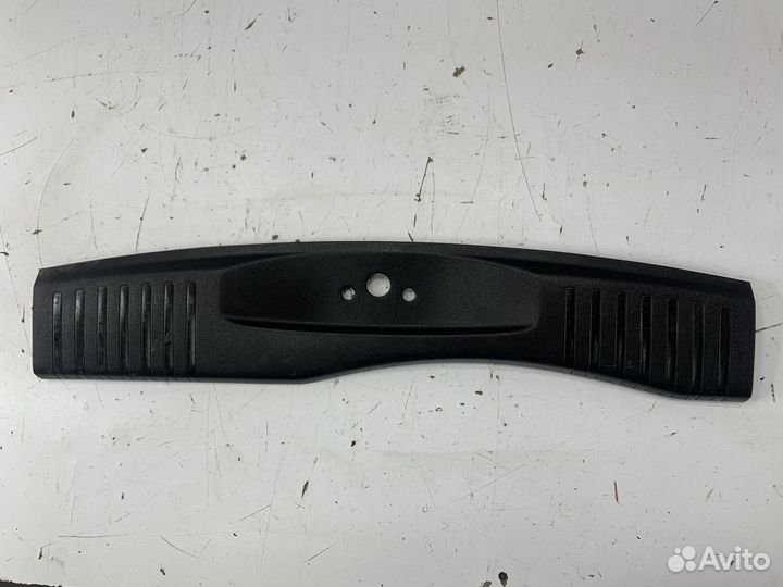 Ford fusion накладка на замок багажника, пластик