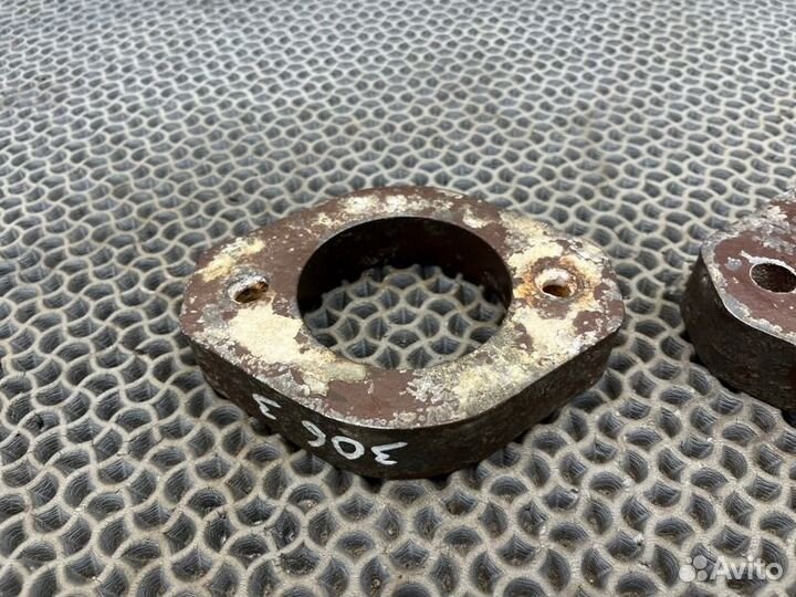 Проставки амортизаторов задние Газ Волга Сайбер