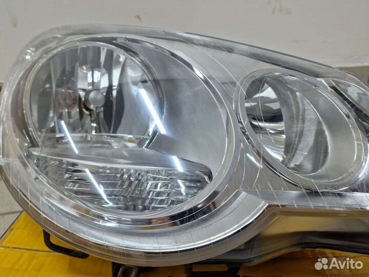 Фара передняя правая Volkswagen Polo IV 2001-2005