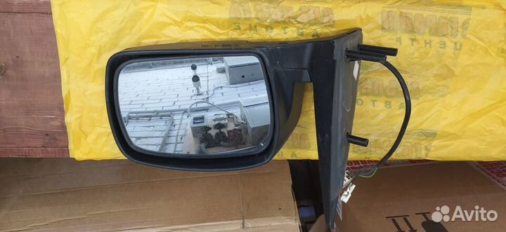 Зеркало правое в сборе на Chevrolet Niva