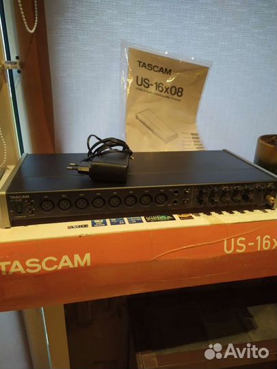 Многоканальная звуковая карта Tascam us-16x08