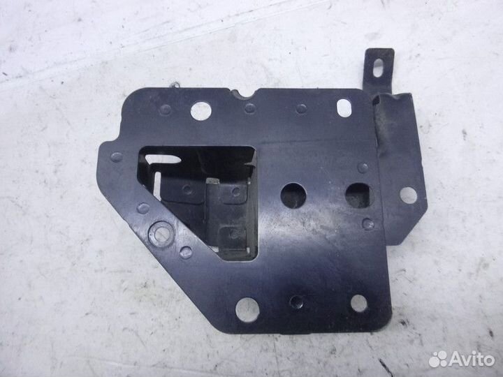 Кронштейн заднего усилителя левый nissan X-trail