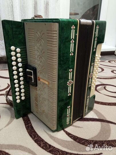 Гармонь Нарач-3