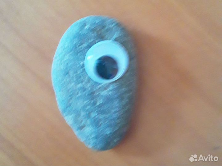 Камень с глазами на заказ