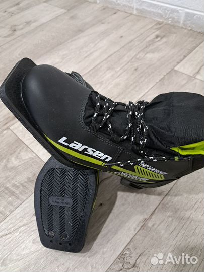 Лыжные ботинки