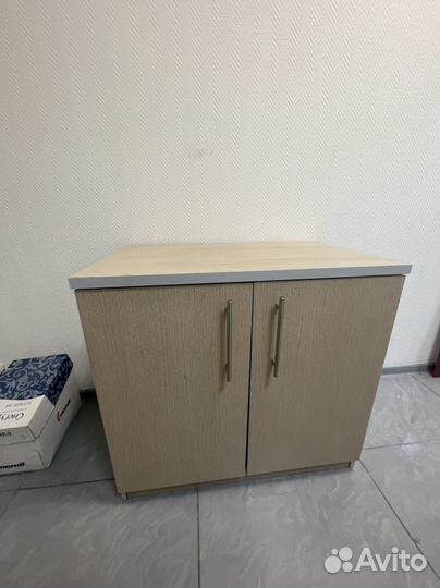 Стол офисный угловой с тумбой