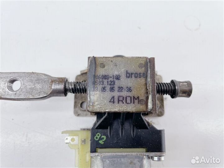 Моторчик регулировки сиденья передний правый