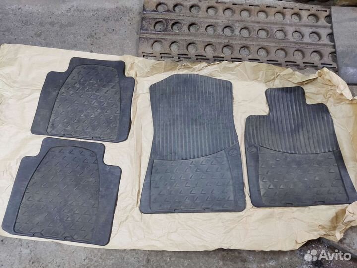 Продаю оригинальные коврики салона Lexus
