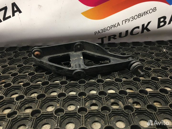 Кронштейн крепления солнцезащитного козырька