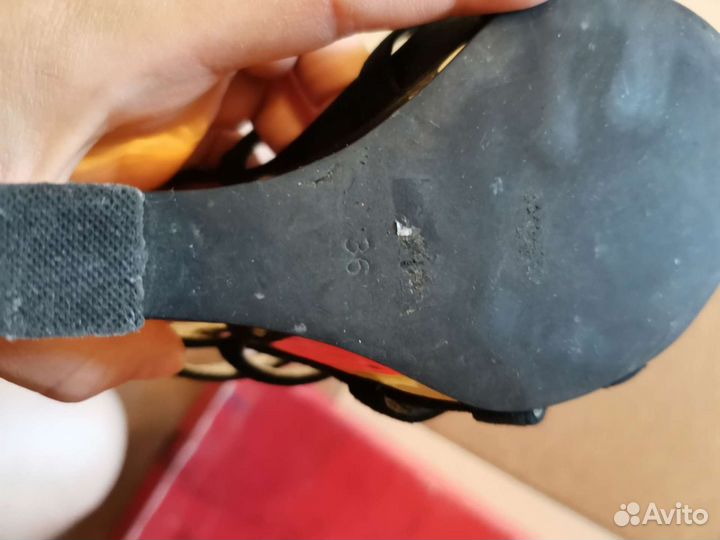 Босоножки женские чёрные 35 размер