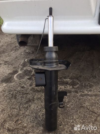 Продам стойку амортизатора