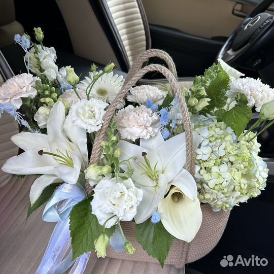 Цветы. Стильные Букеты в джутовой сумке