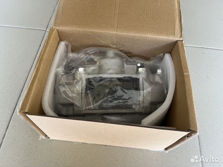 Суппорт Infiniti задний 44011-JL02A