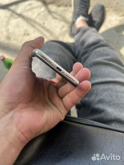 iPhone X, 64 ГБ