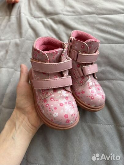 Ботинки демисезонные для девочки 23