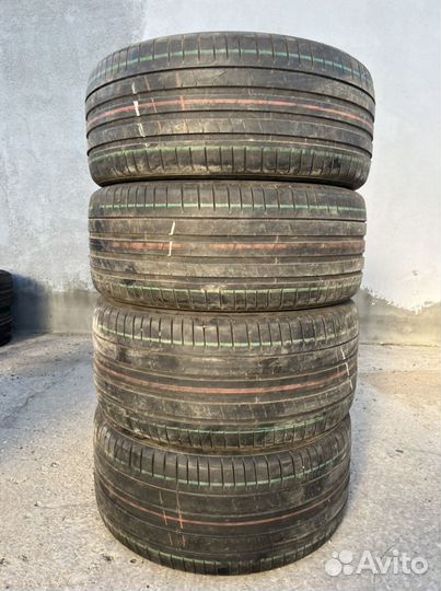 Pirelli P Zero PZ4 275/40 R21 и 315/35 R21