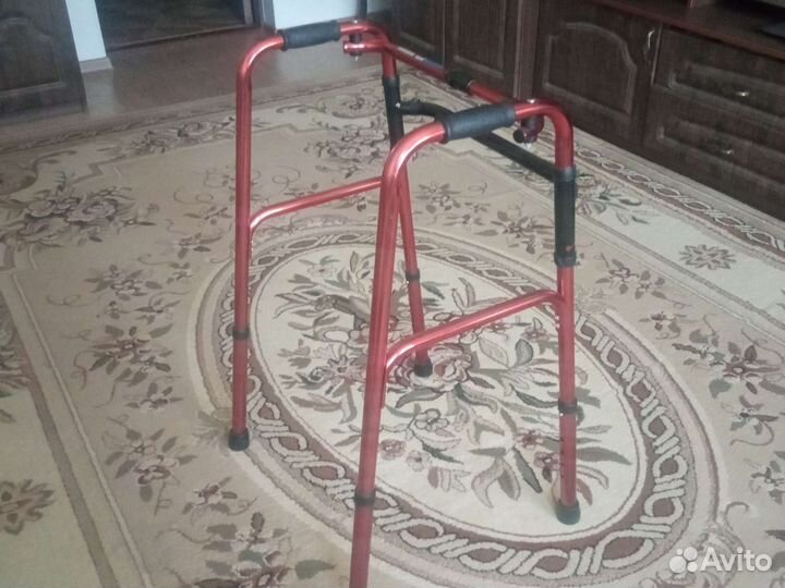 Ходунки для взрослых шагающие