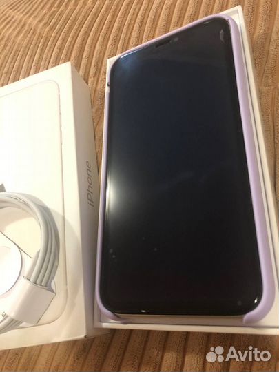 Телефон iPhone 11