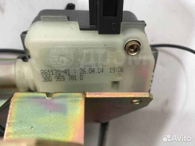 Замок стёкла багажника Volkswagen Touareg