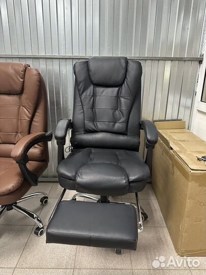 Офисное кресло 606 Черное с подножкой