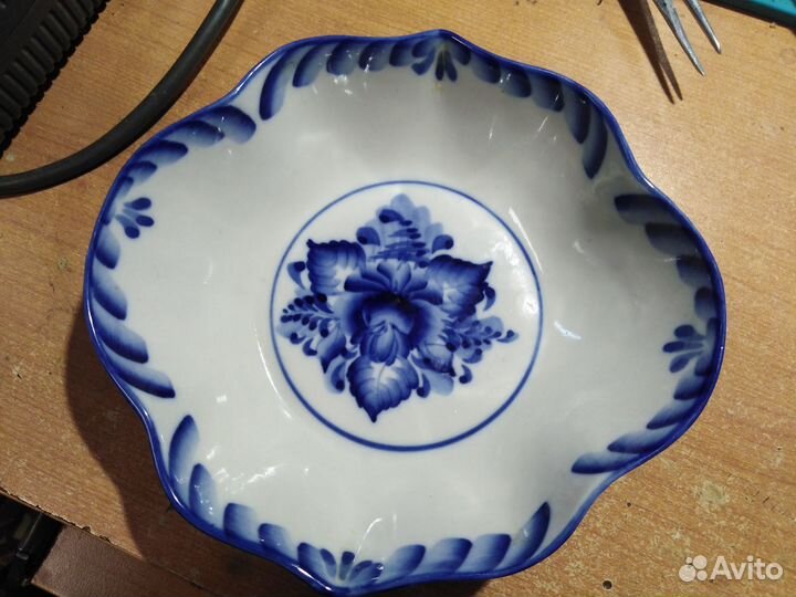 Коллекция фарфора с росписью гжель