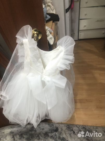 Платье белое нарядное