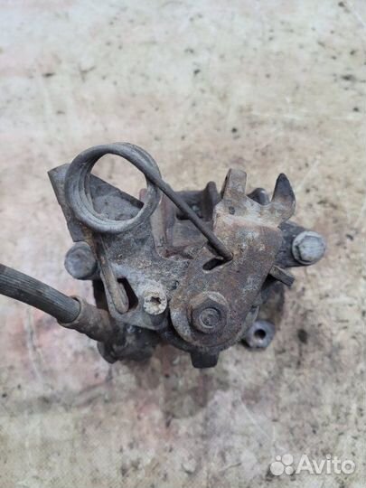 Суппорт задний левый Audi A6 4B5 AKE 2000