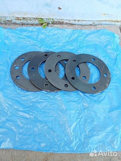 Комплект проставок колëс нива