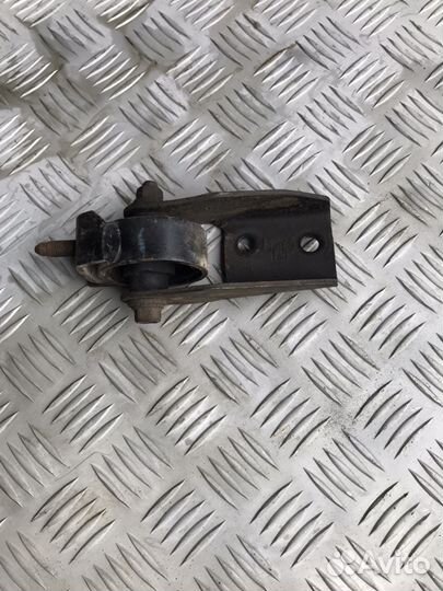 Опора кпп Mitsubishi L200