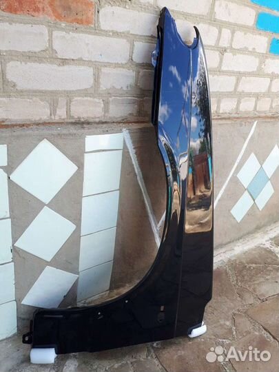 Крыло переднее левое