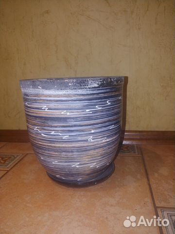 Большой керамический горшок для цветов