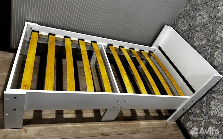 Кровать детская с матрасом