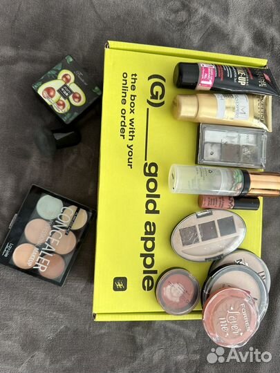 Набор косметики пакетом золотое яблоко
